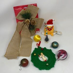 8 pc mixed Christmas decor lot vintage round ornaments wreath angel + more